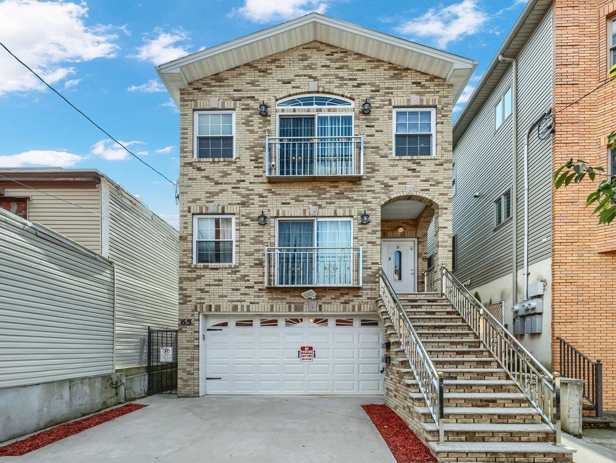 Property Photo:  65 Graham St 2  NJ 07307 