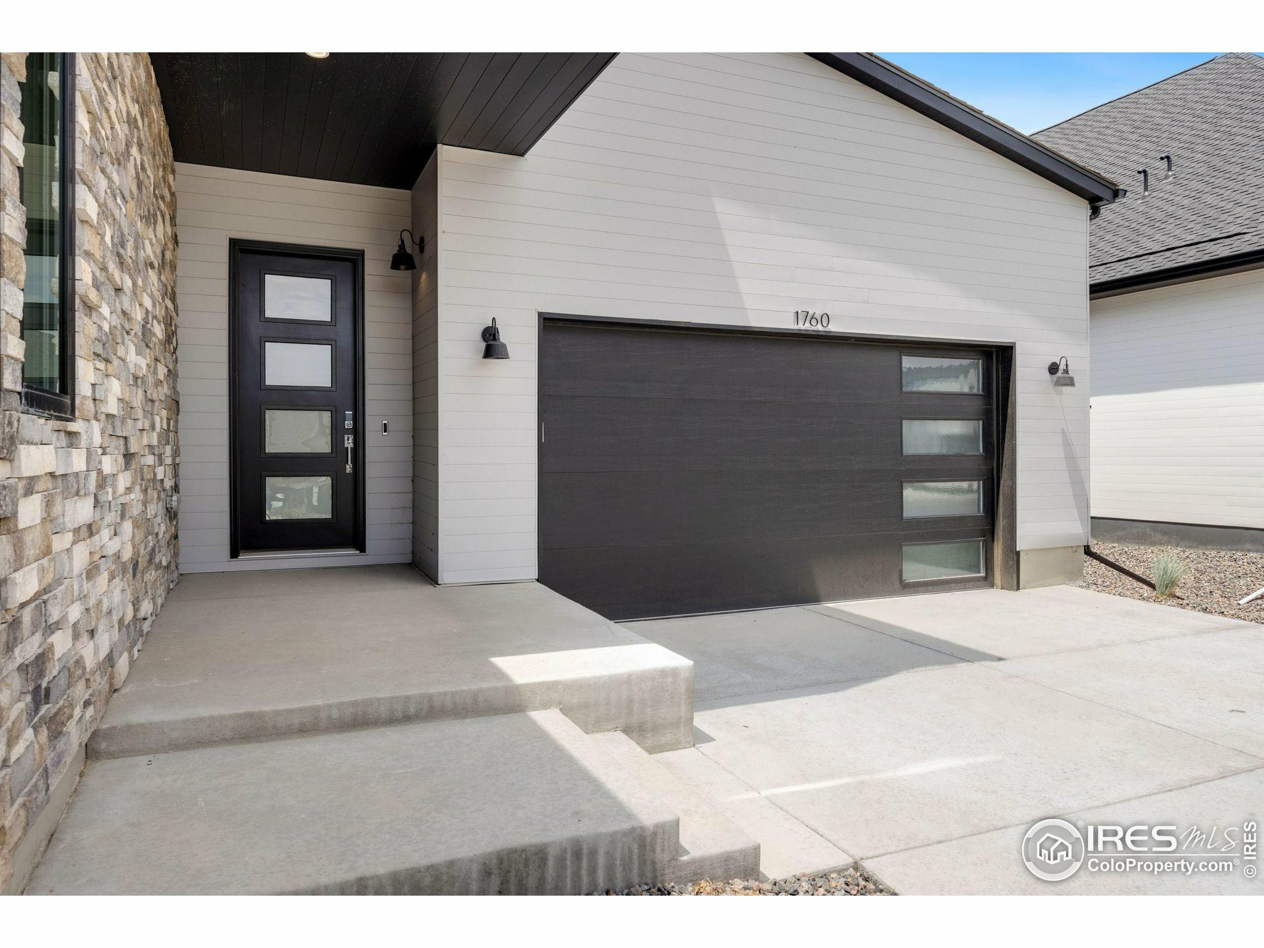 Property Photo: 1760 Barefoot Dr CO 80550