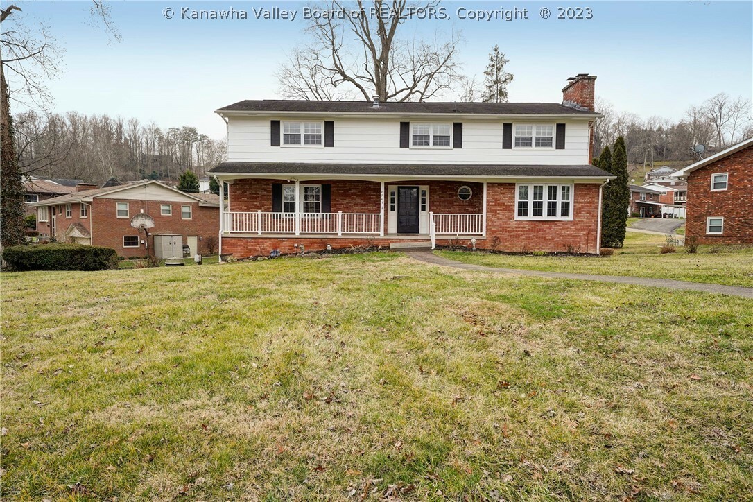 Property Photo: 2702 Lakeview Drive WV 25177