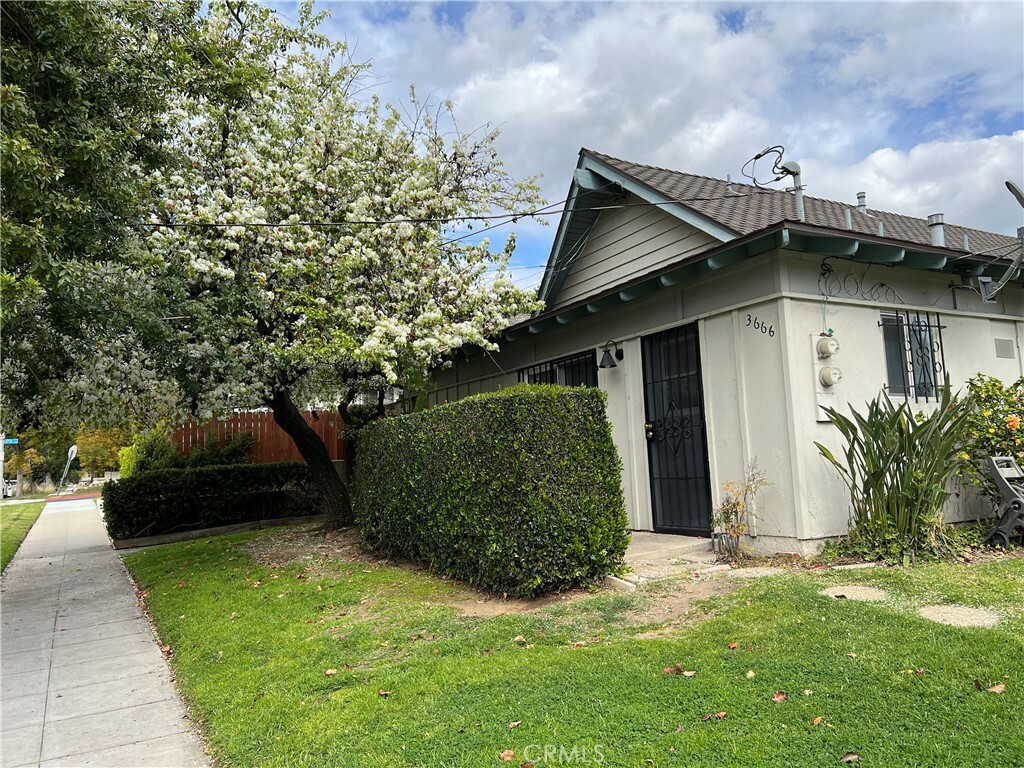 Property Photo:  3666 Cedar Avenue  CA 90807 