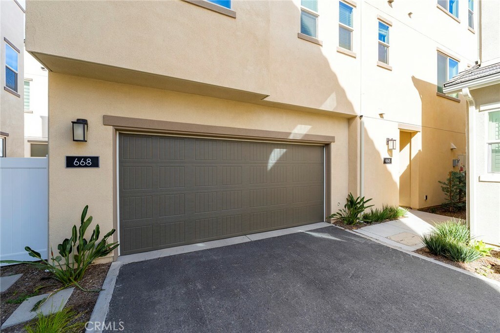 Property Photo:  668 S Motif  CA 92805 