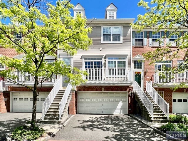 Property Photo: 6 McMartin Court NJ 07305