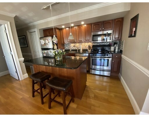 Property Photo: 366 Dorchester St 4 MA 02127