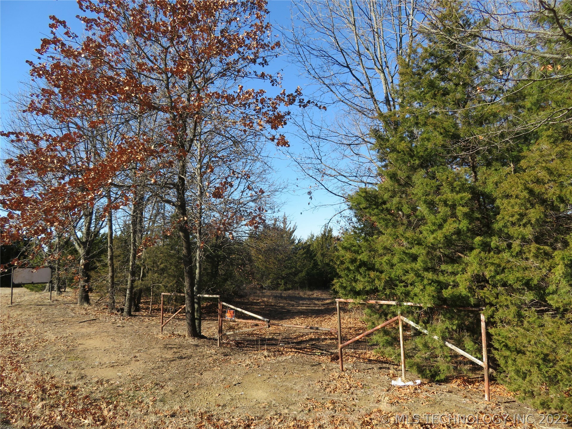 Property Photo: 2753 N Peninsula SW Drive OK 74020