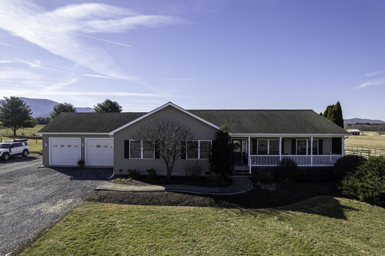 Property Photo:  2119 Sleepy Hollow Rd  VA 22835 