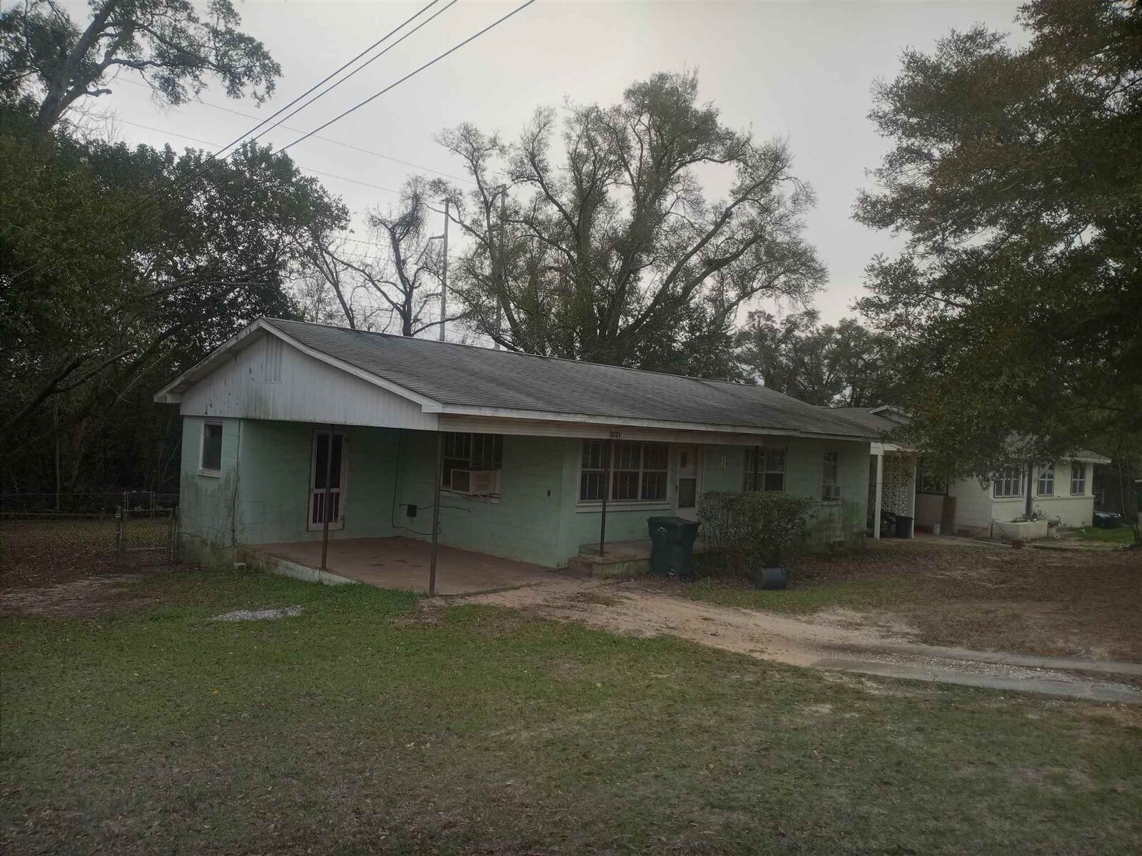 Property Photo: 3121 W La Rua St FL 32505