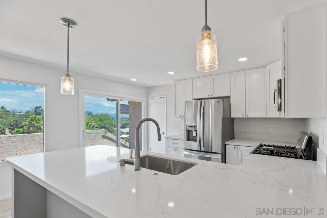 Property Photo: 1039 Via Contenta CA 92029
