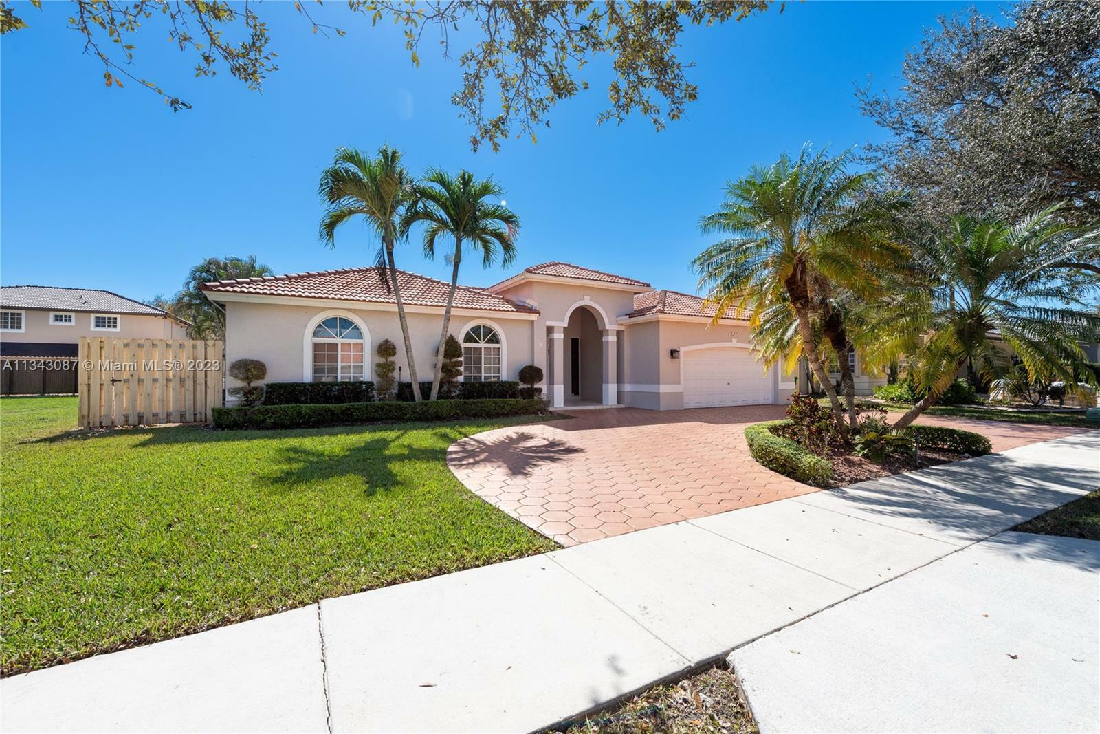Property Photo: 8500 NW 164th St FL 33016