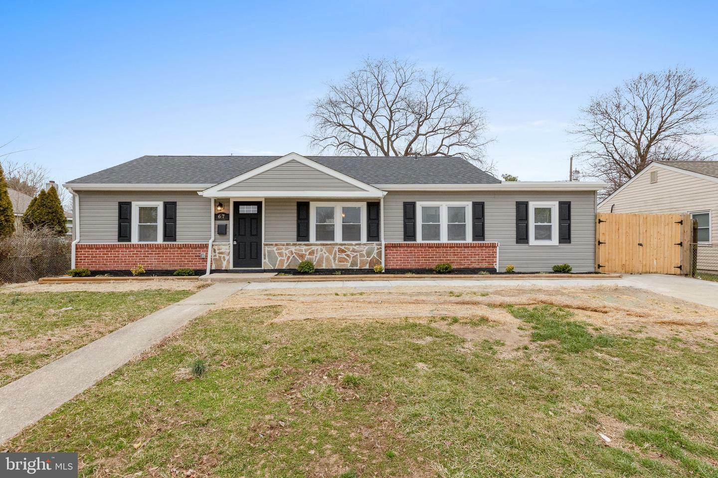 Property Photo: 67 Chesterfield Drive DE 19720