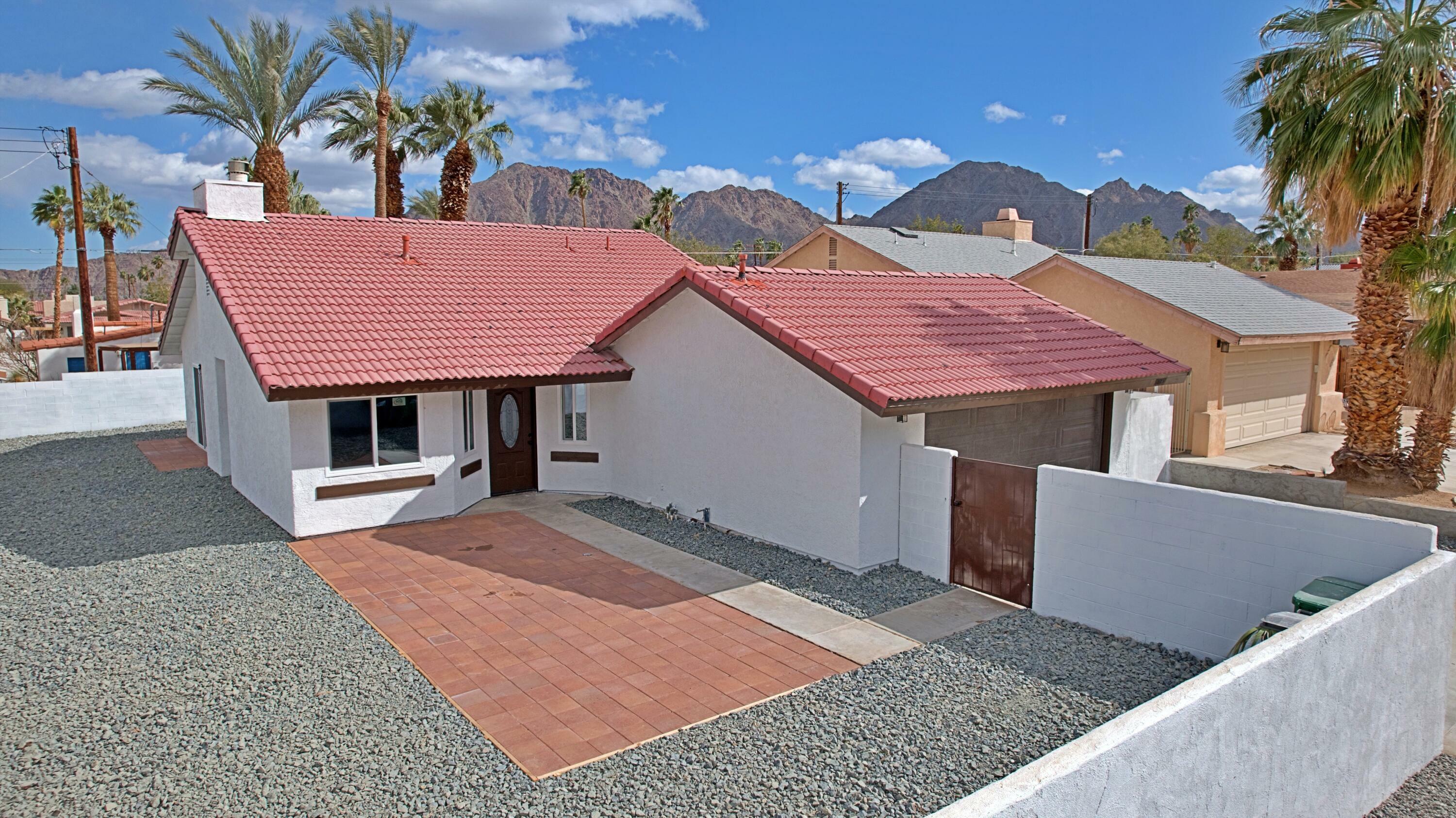Property Photo: 52120 Avenida Juarez CA 92253