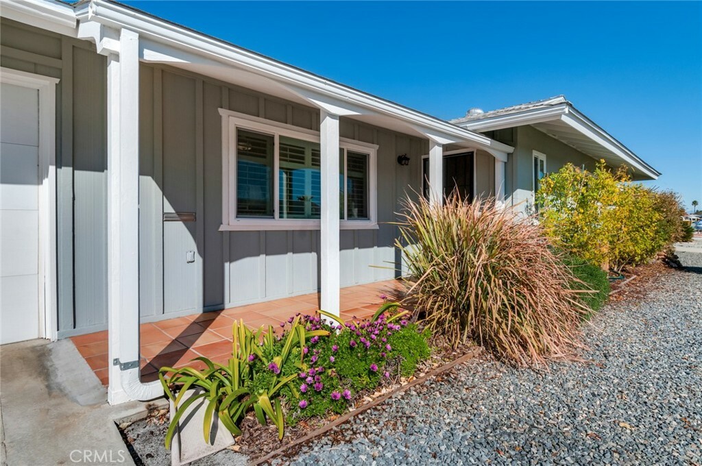 Property Photo:  28833 Glen Oaks Drive  CA 92586 