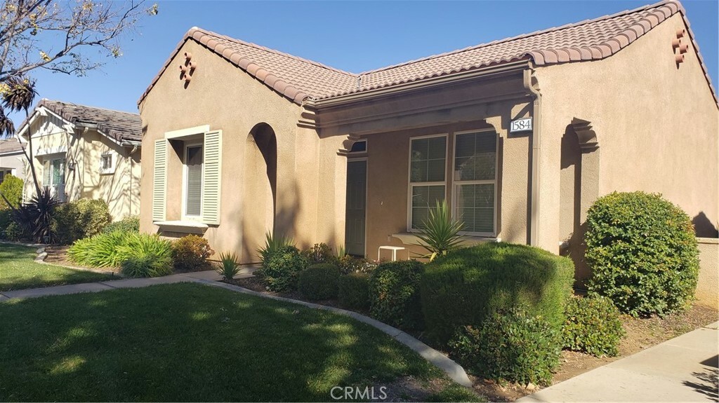 Property Photo:  1584 Four Seasons Circle  CA 92223 