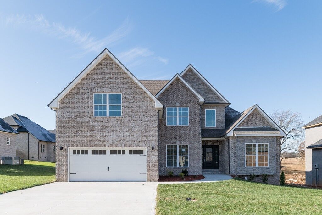 Property Photo: 1718 Oak Forest Drive TN 37043