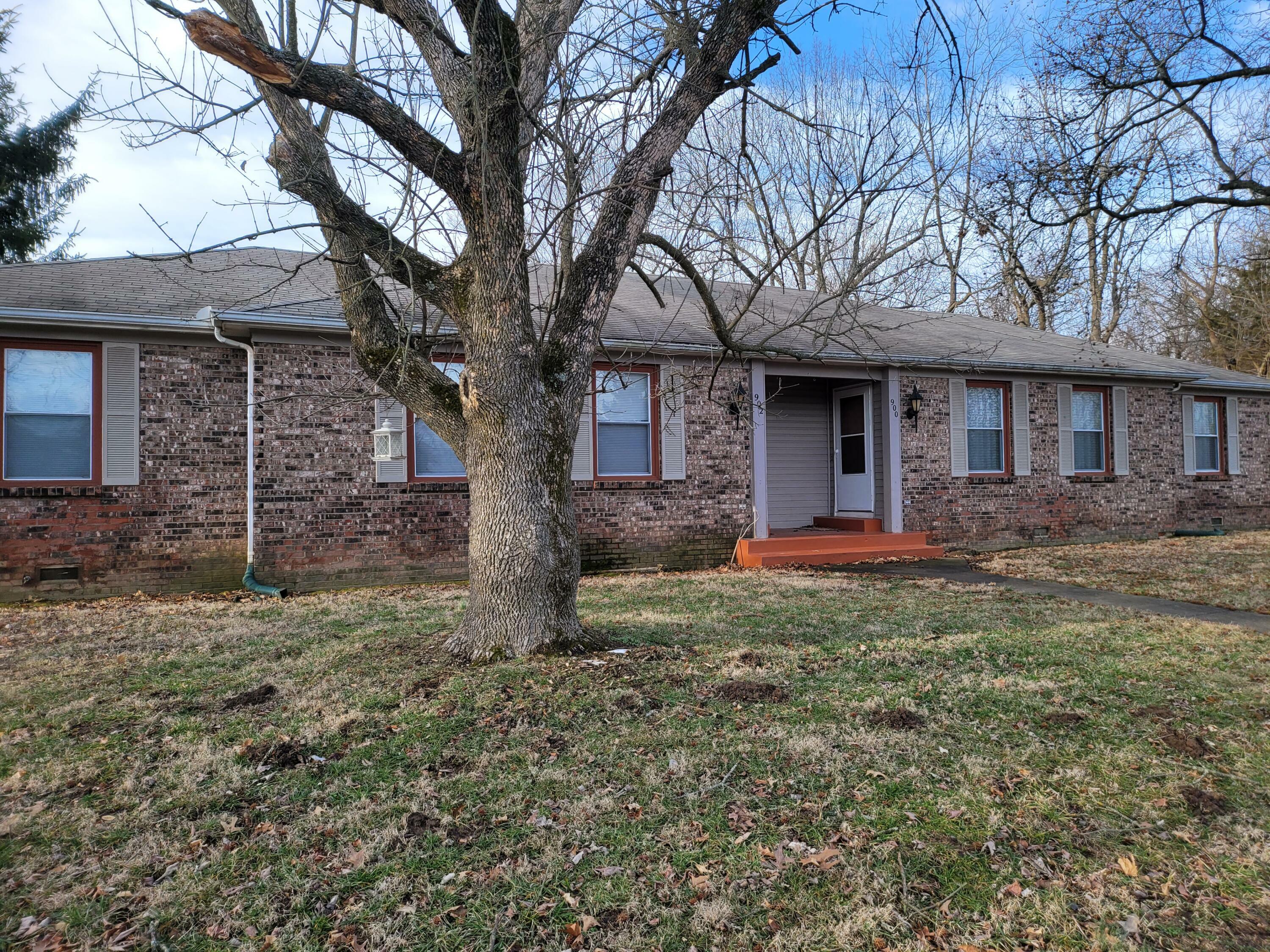 900-902 E Kirkwood Drive  Aurora MO 65605 photo