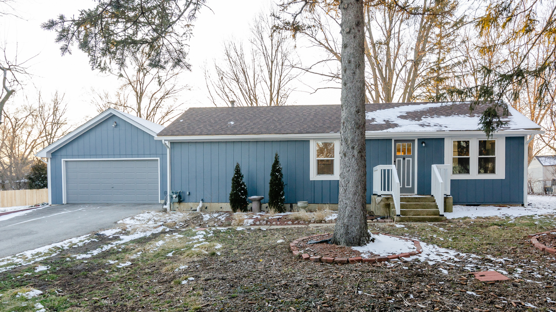 Property Photo: 5806 Clarendon Hills Road IL 60514