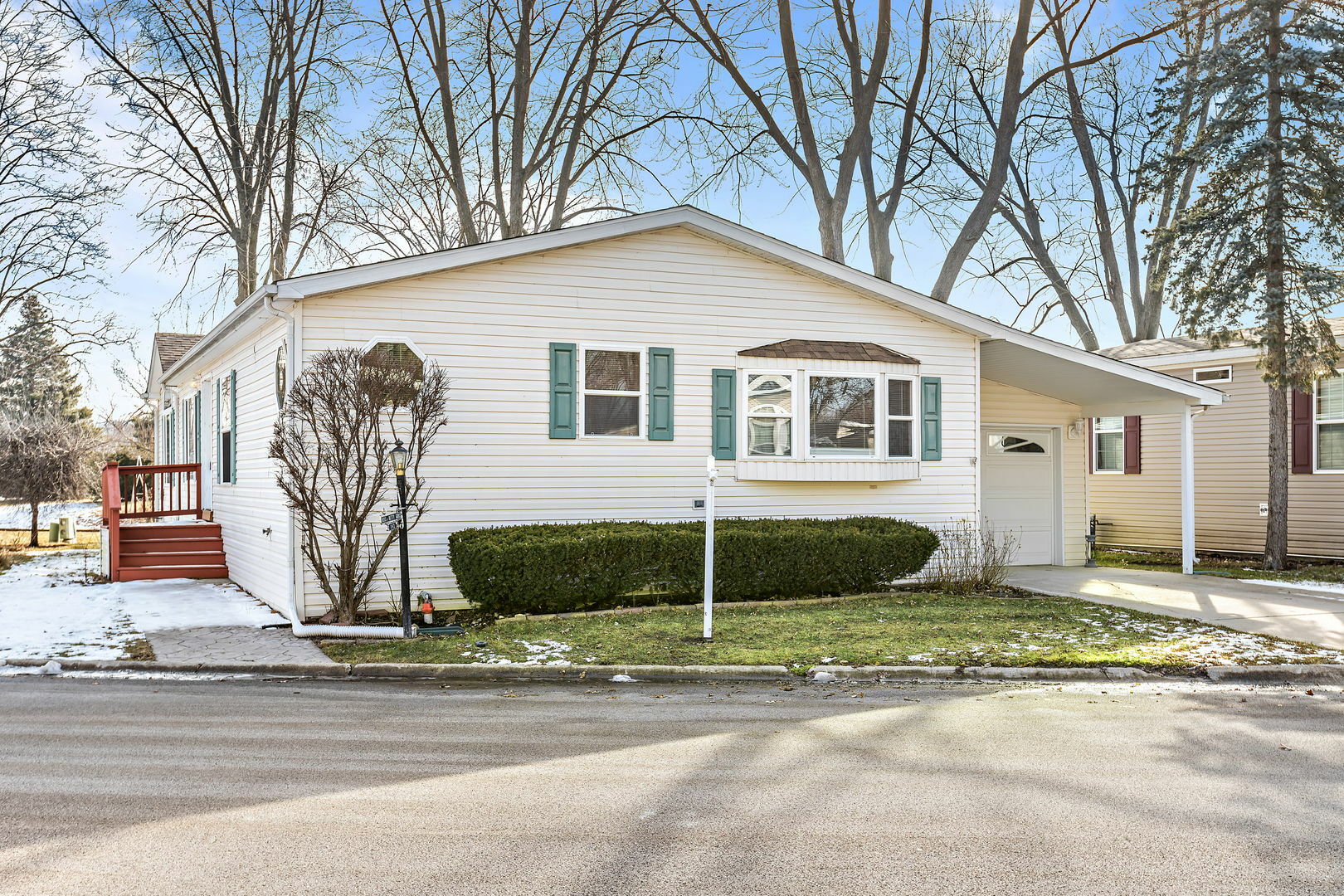 Property Photo:  1143 Lakeview Road  IL 60123 