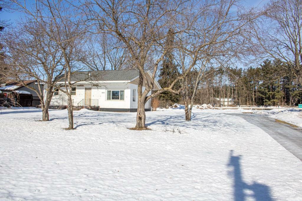 Property Photo:  1005 University Avenue  WI 54730 