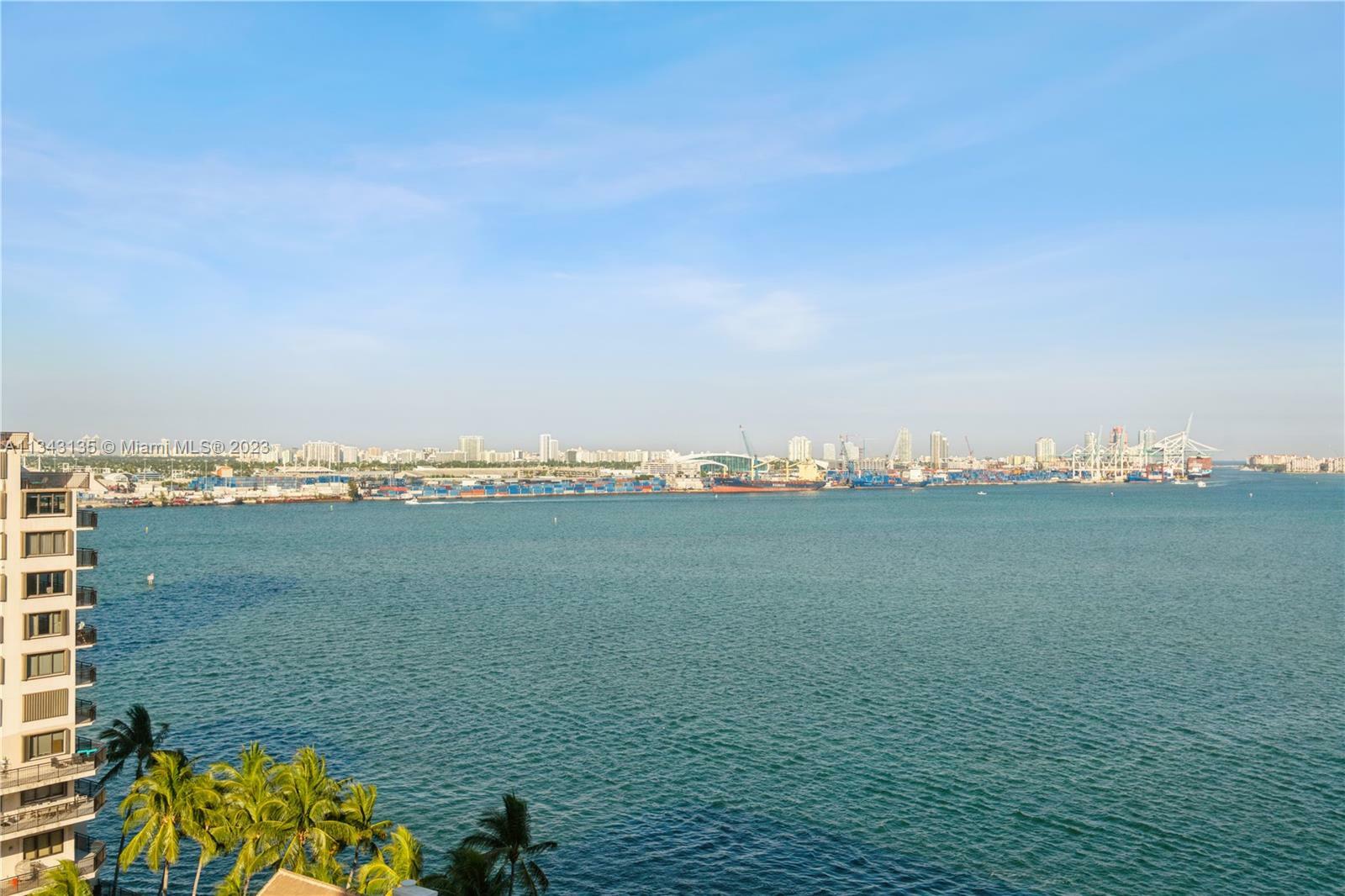 Property Photo:  520 Brickell Key Dr A1502  FL 33131 