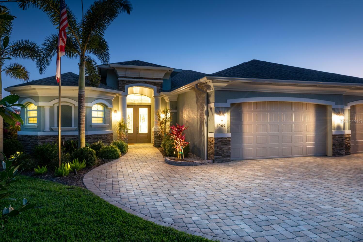 Property Photo:  11069 Artists Avenue  FL 34223 