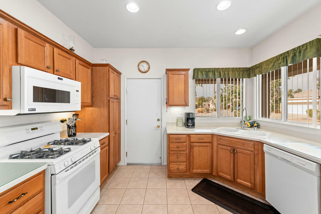 Property Photo:  39674 Kent Drive  CA 92211 