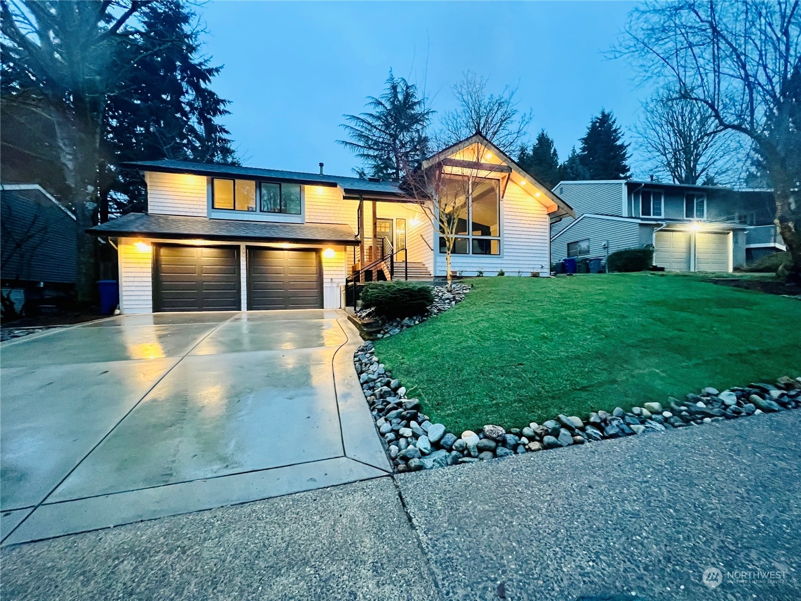Property Photo: 4718 158th Avenue SE WA 98006