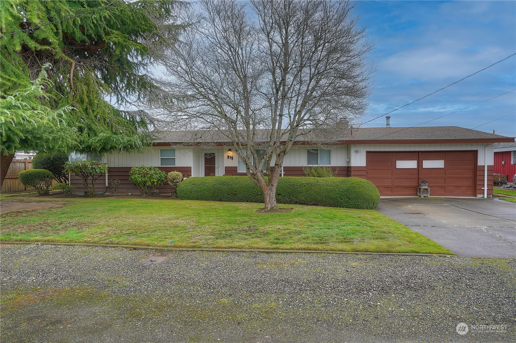 Property Photo:  915 16th Street NW  WA 98371 