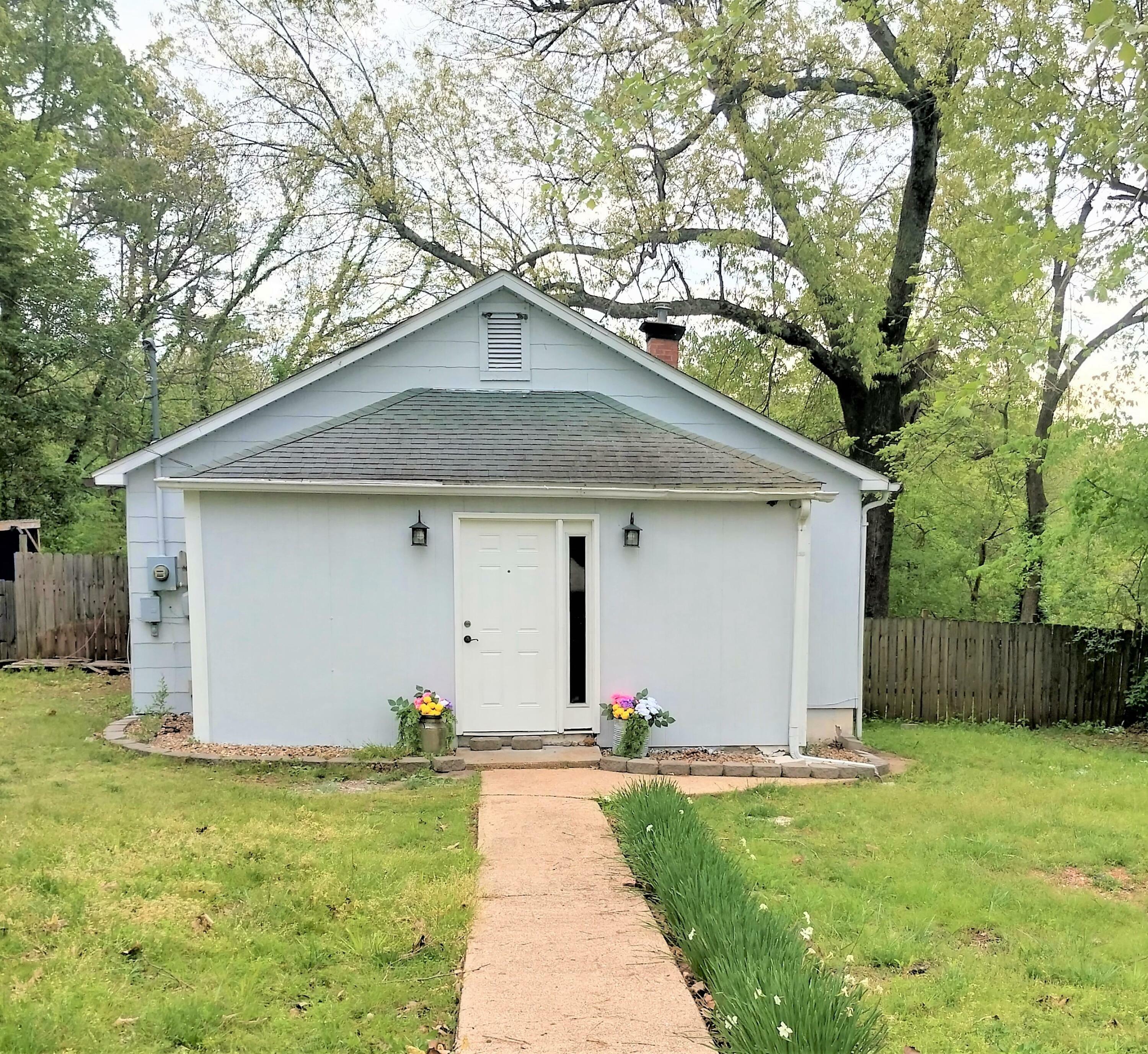 Property Photo:  302 Sherman  MO 65791 