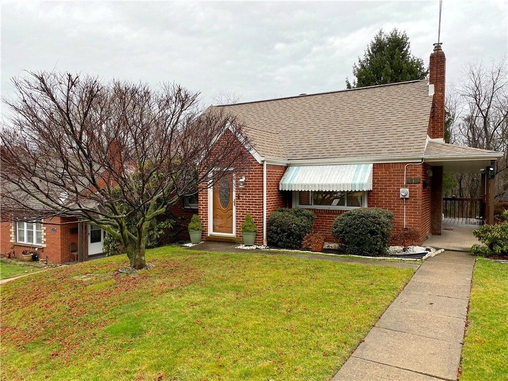 Property Photo: 214 Maryellen Dr PA 15137