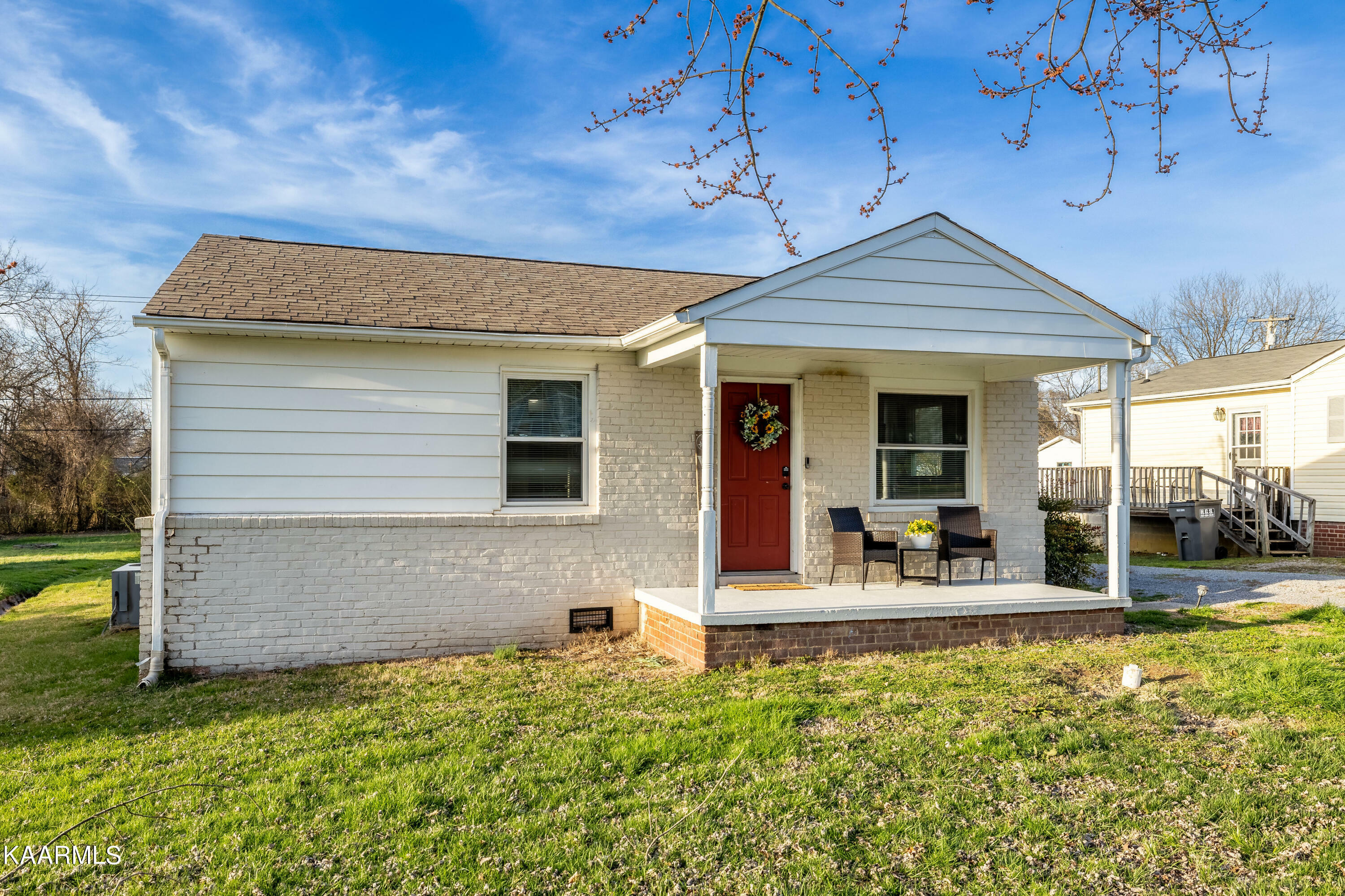 Property Photo:  410 Loudon Avenue  TN 37804 