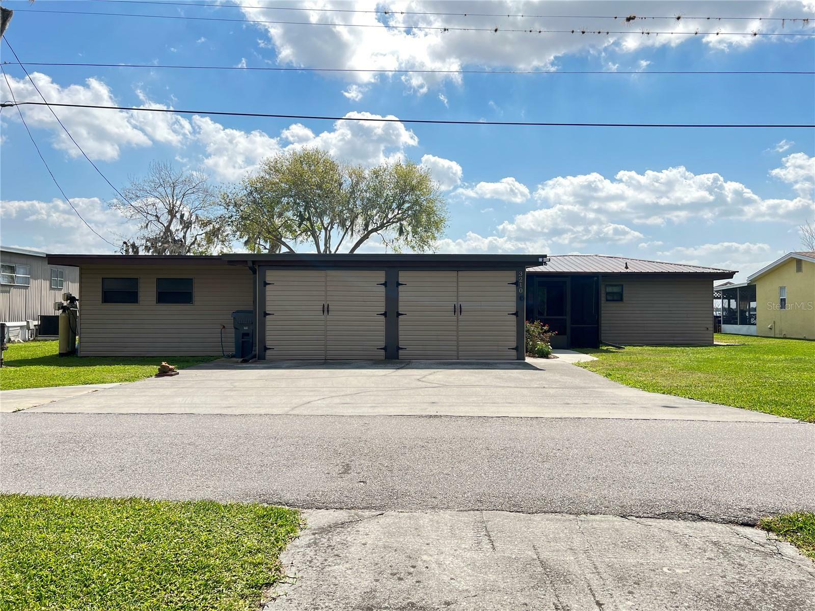 Property Photo:  3210 Lakeview Drive  FL 33844 