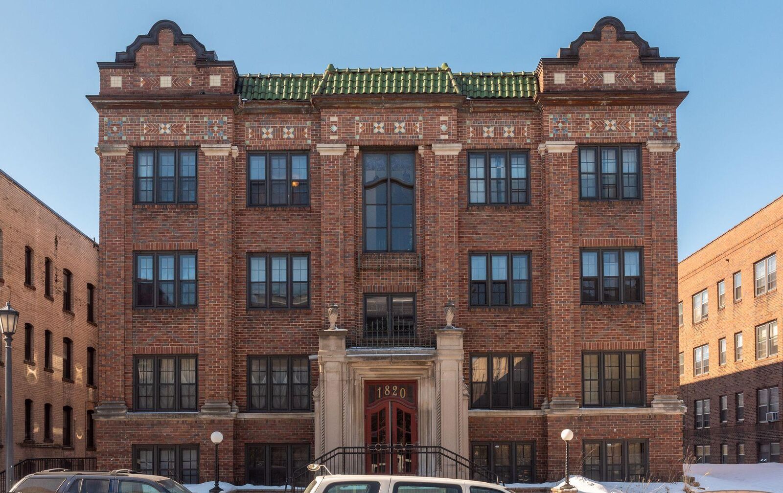 Property Photo:  1820 1st Avenue S 101  MN 55403 