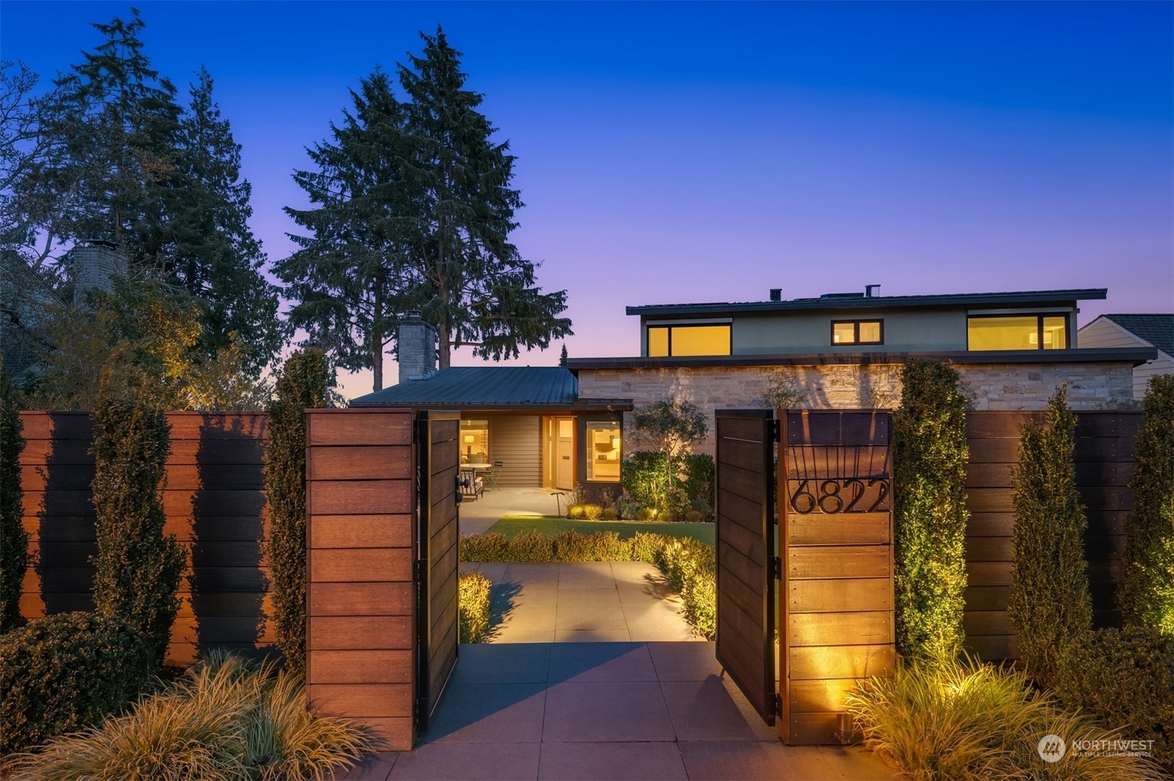 Property Photo: 6822 50th Avenue NE WA 98115