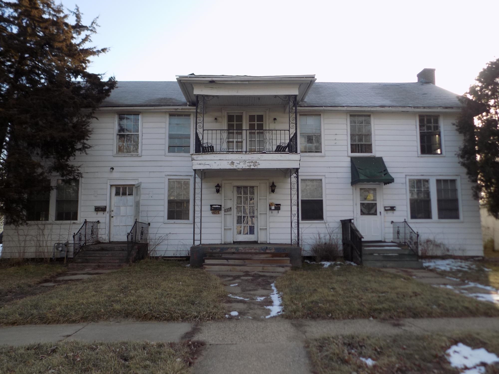 Property Photo:  2304 S 4th Street  IL 61104 