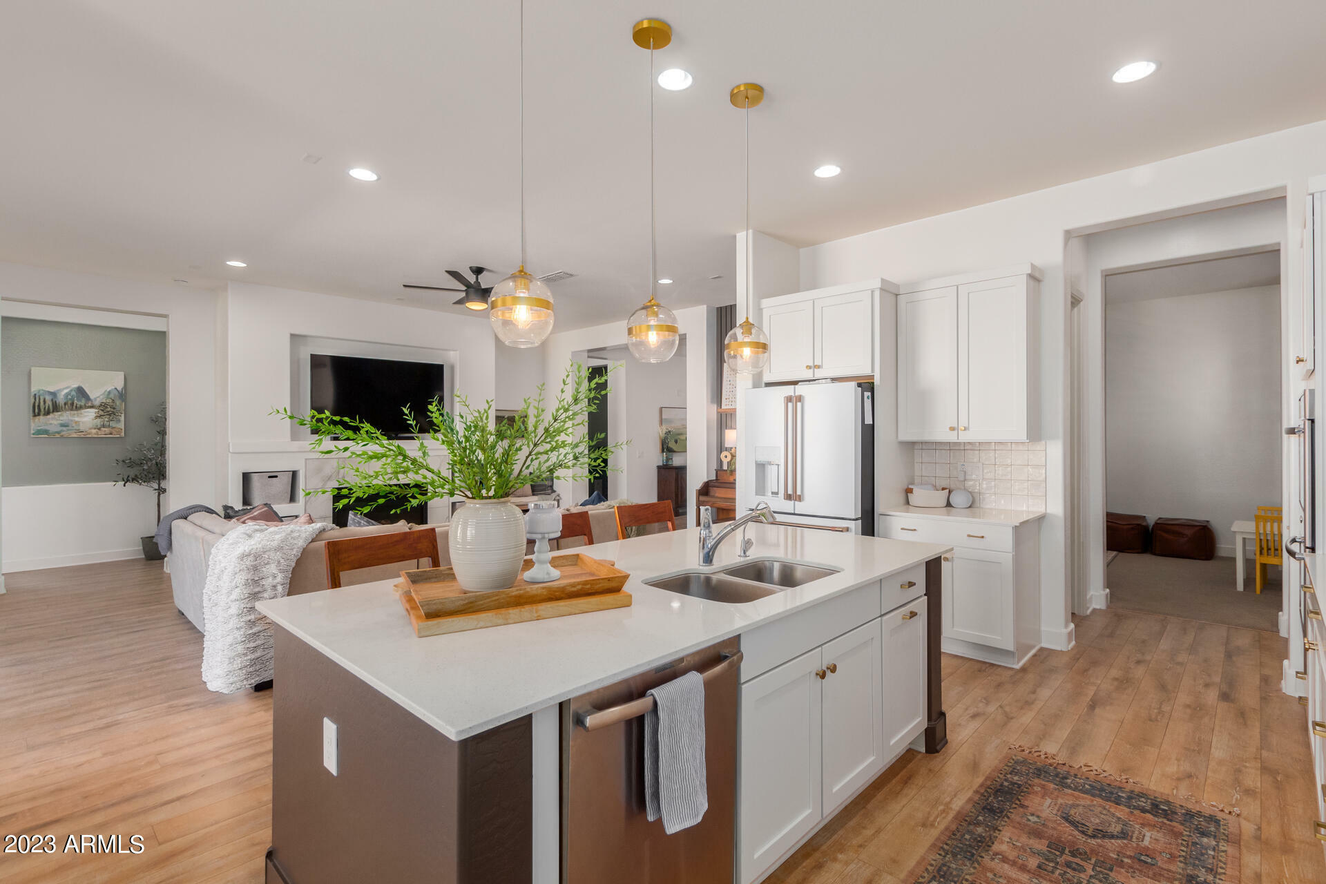 Property Photo: 2850 E Killarney Street AZ 85298