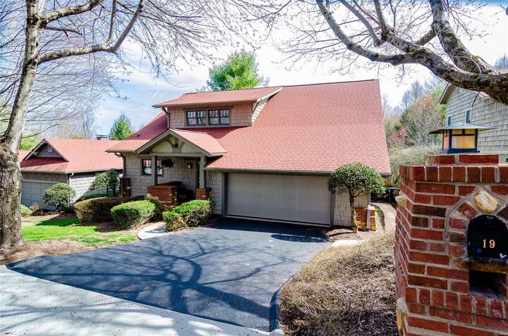 19 Lacoste Drive  Hendersonville NC 28739 photo