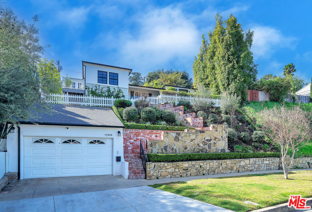 Property Photo:  13818 Valley Vista Blvd  CA 91423 