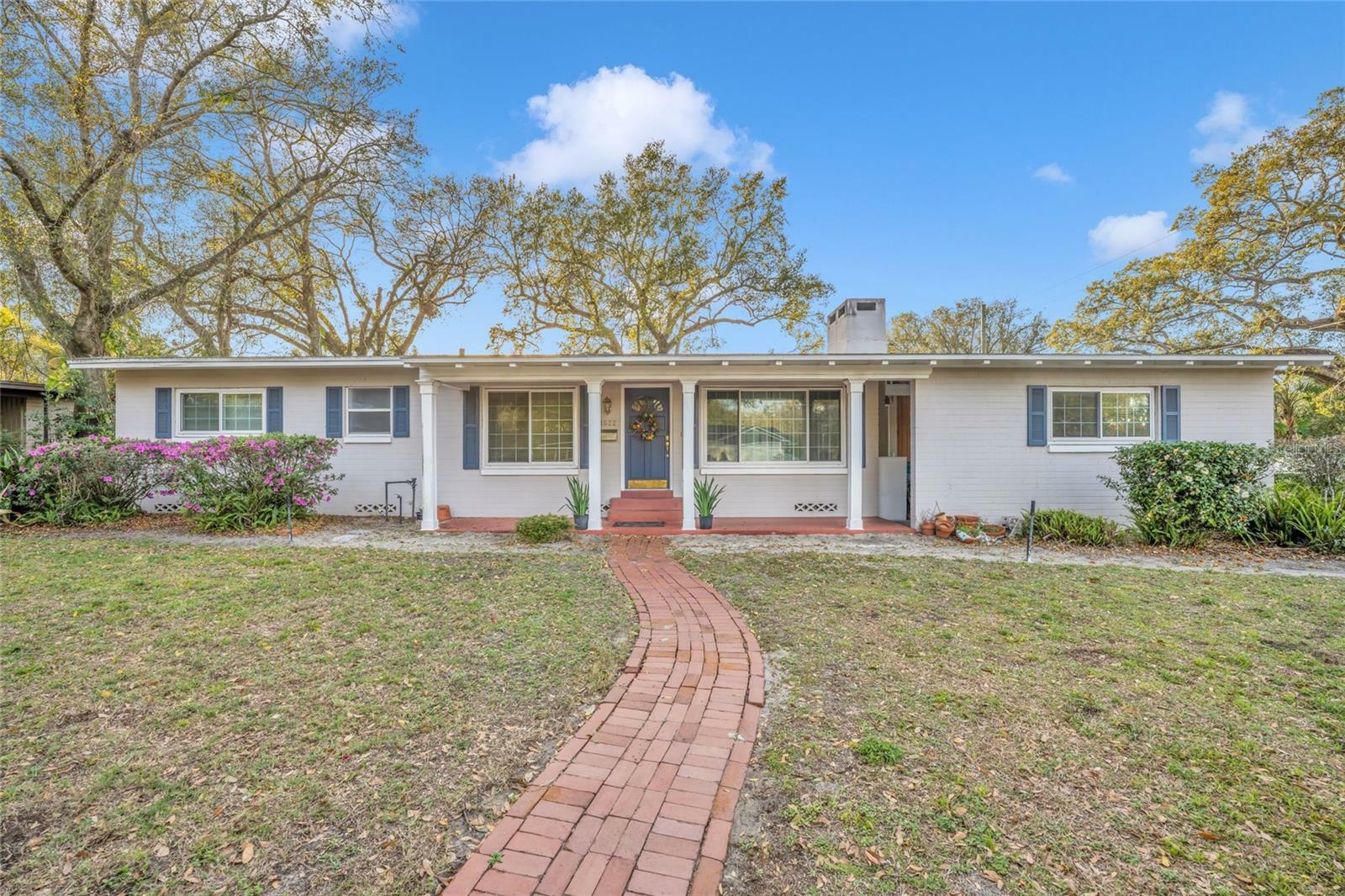 Property Photo: 1622 Wycliff Drive FL 32803