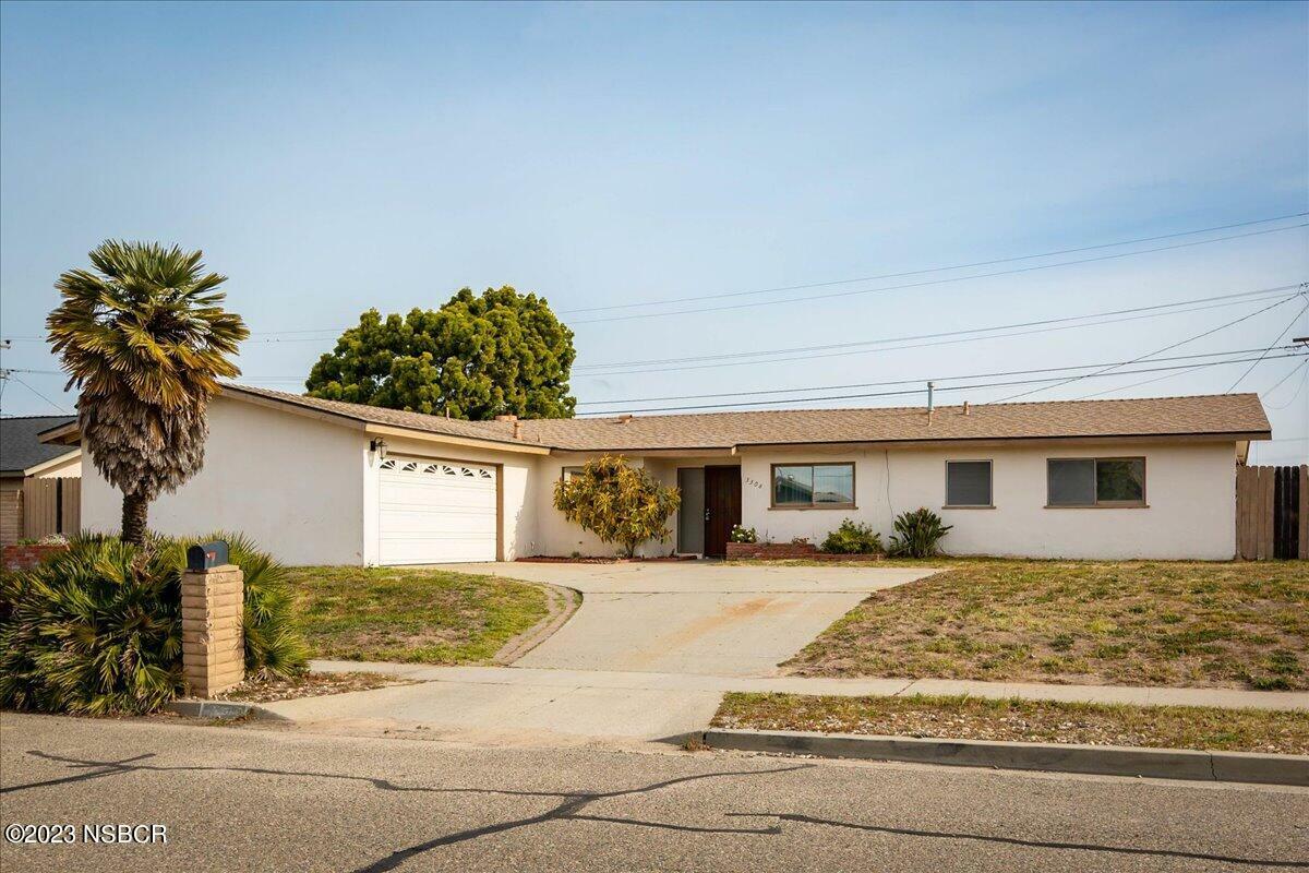 Property Photo:  3306 Fair Oaks Drive  CA 93455 