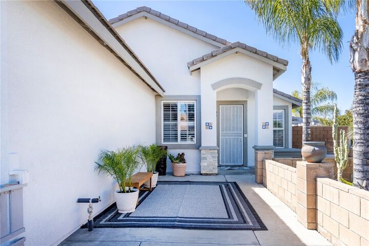 Property Photo:  495 Sutro Court  CA 92544