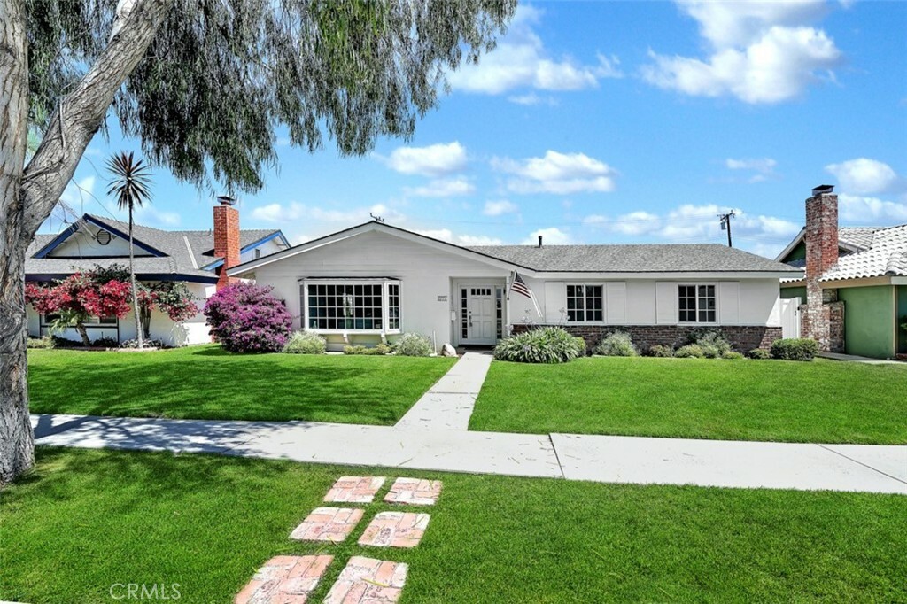 Property Photo:  5771 Heil Avenue  CA 92649 