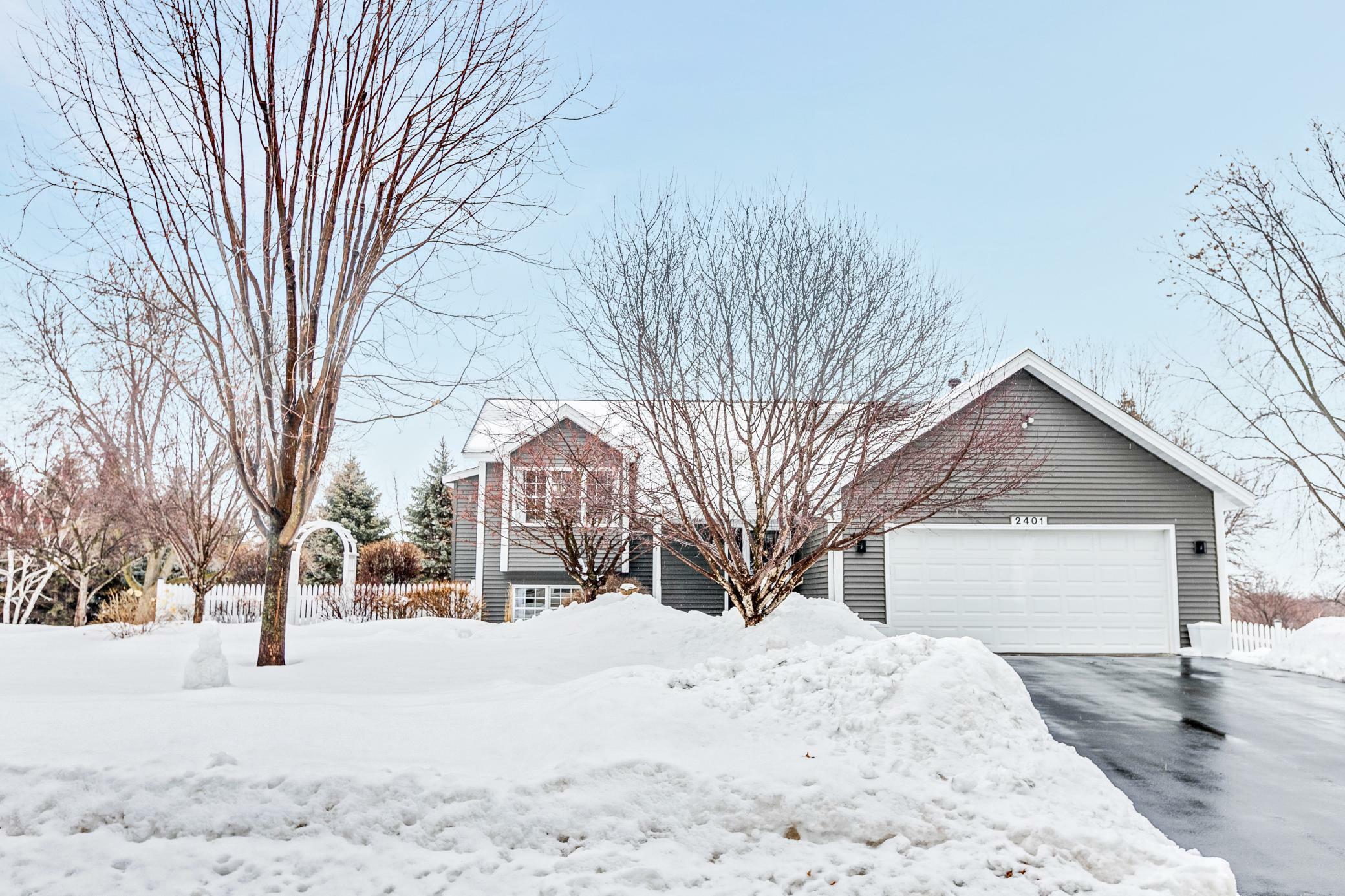 Property Photo: 2401 Heath Avenue N MN 55128