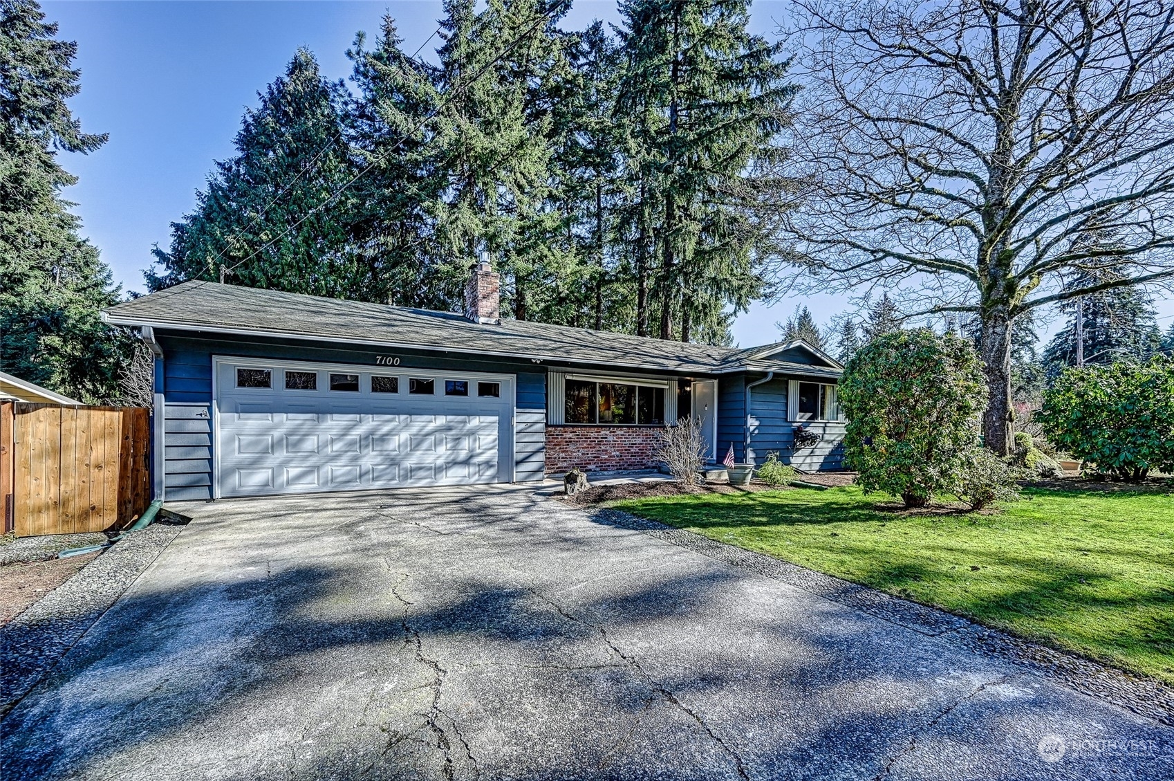 Property Photo:  7100 137th Avenue NE  WA 98052 