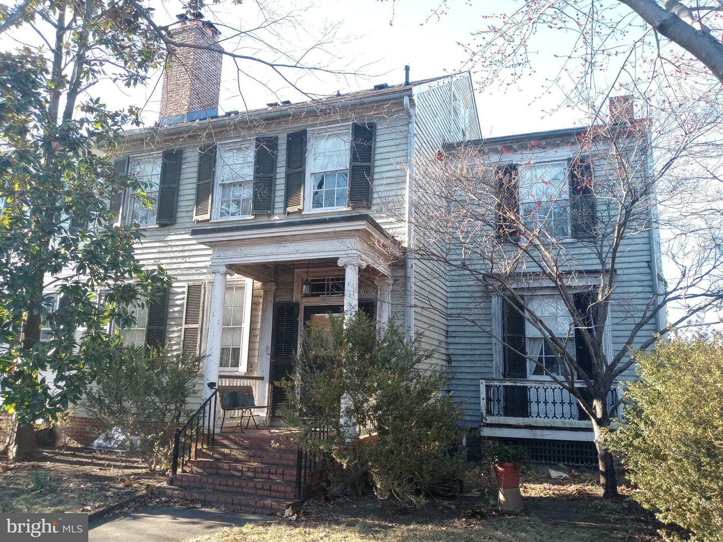 Property Photo:  407 Hanover Street  VA 22401 