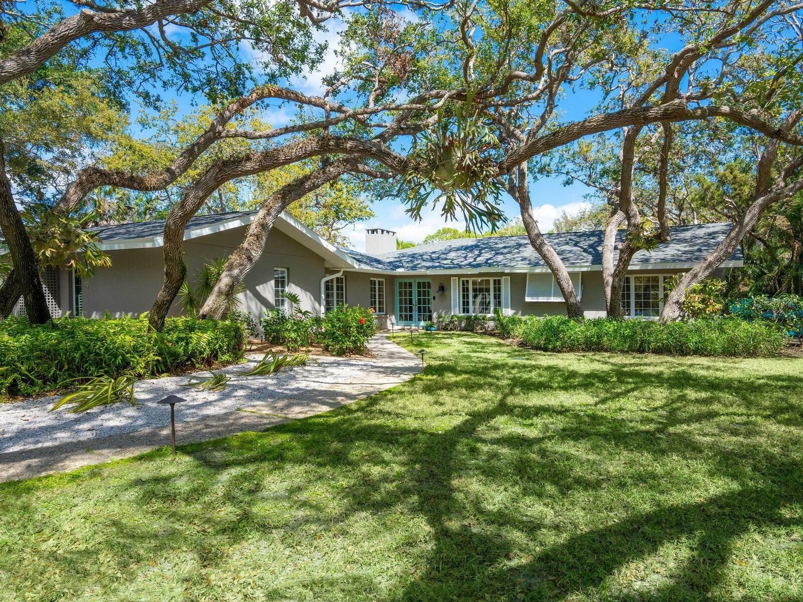 Property Photo:  7247 Turnstone Road  FL 34242 