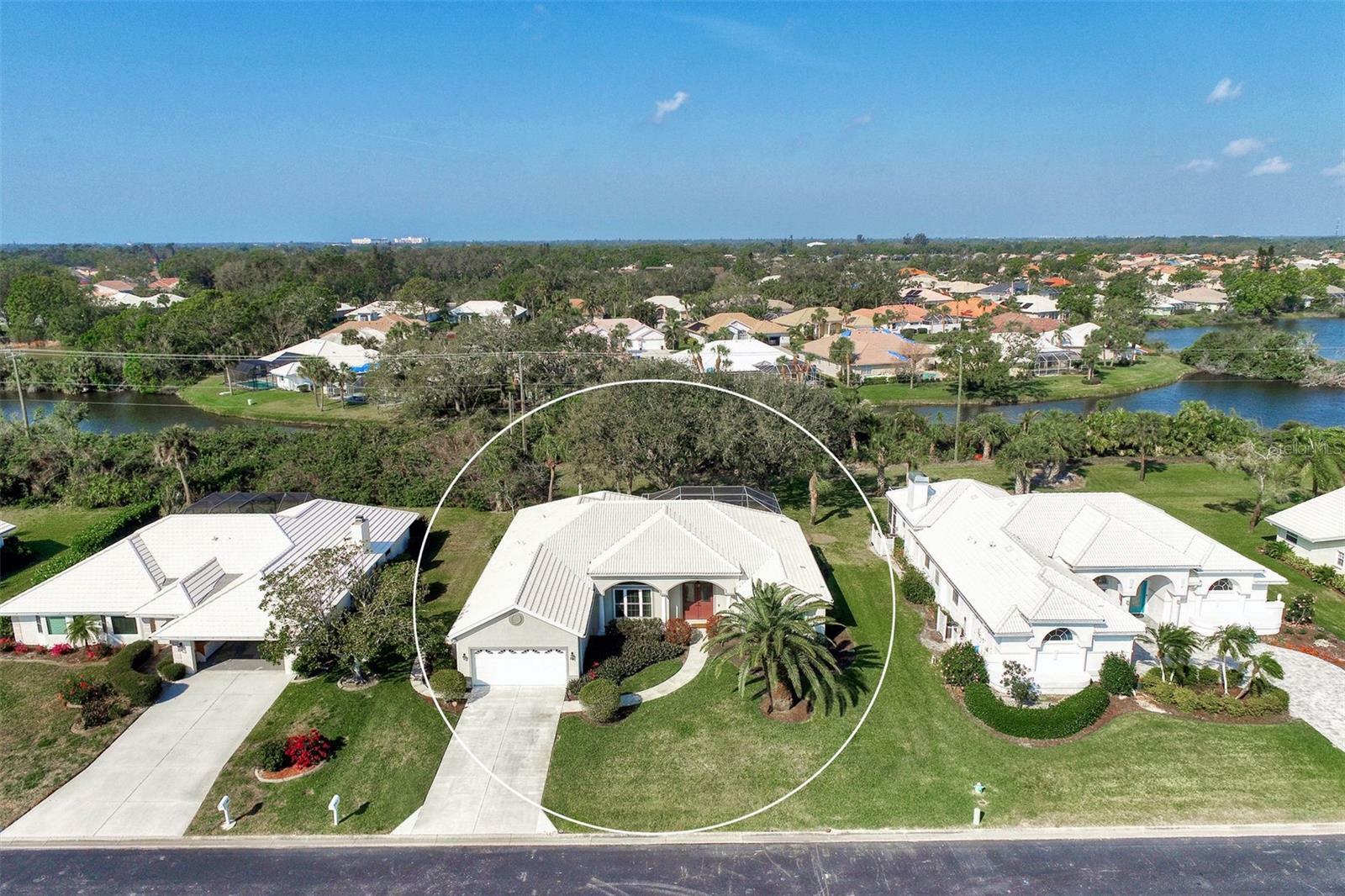 Property Photo: 541 Warwick Lane FL 34293
