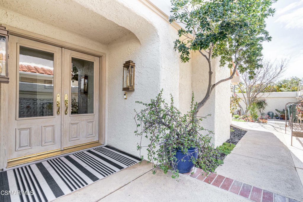 Property Photo:  1685 Plum Hollow Circle  CA 91362 