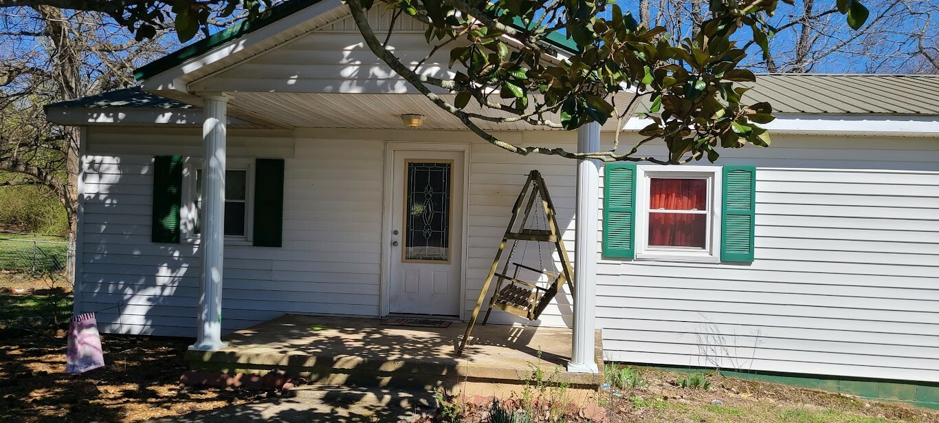 Property Photo:  1829 Lockmiller Rd  TN 37330 