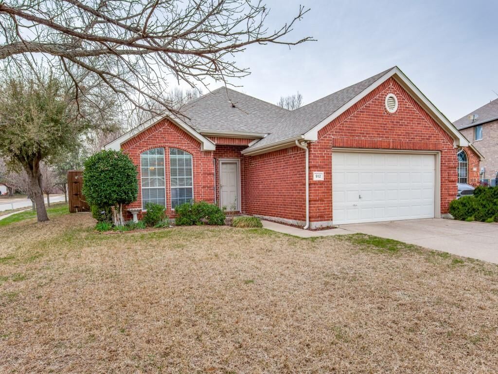 Property Photo:  912 Doral Circle  TX 75069 