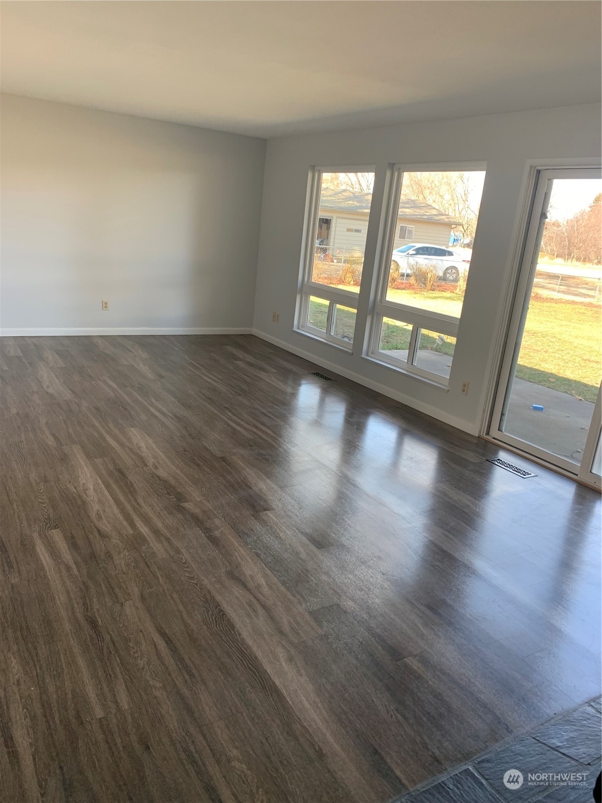 Property Photo: 621 SE Eighth Street WA 99324