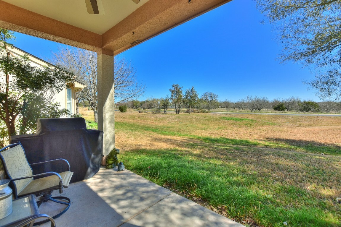 Property Photo: 507 Crockett Loop TX 78633